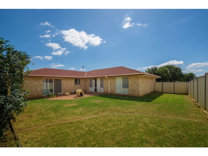 6 Willmington Court, Middle Ridge QLD 4350