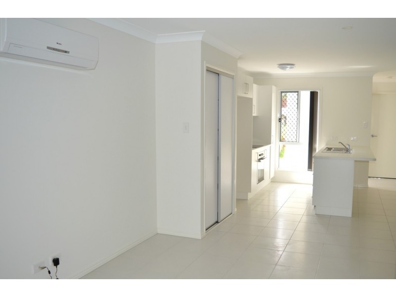25 Carlin St, Glenvale QLD 4350
