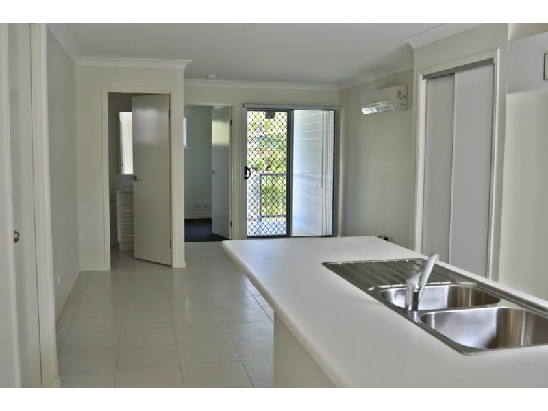 25 Carlin St, Glenvale QLD 4350
