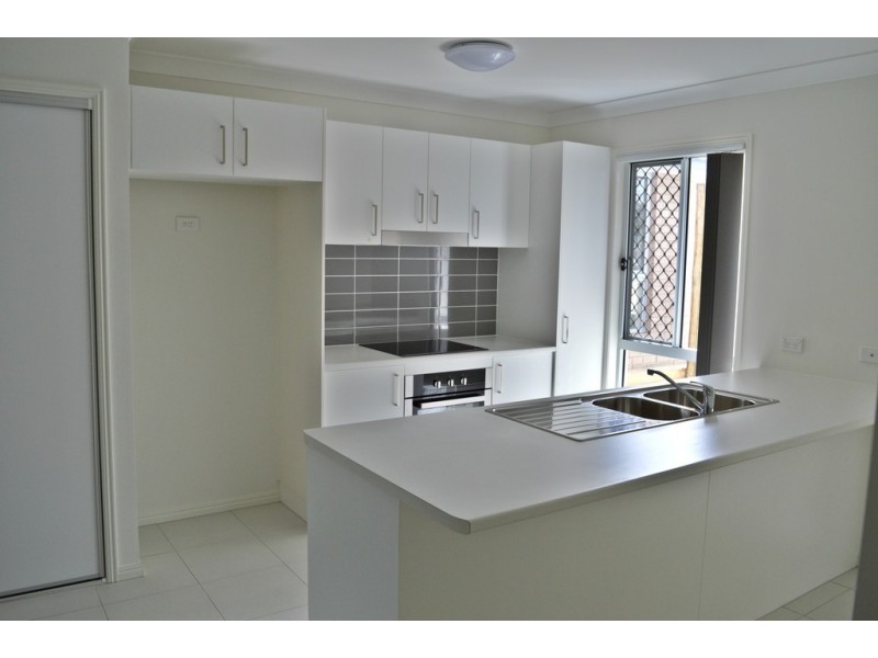 25 Carlin St, Glenvale QLD 4350