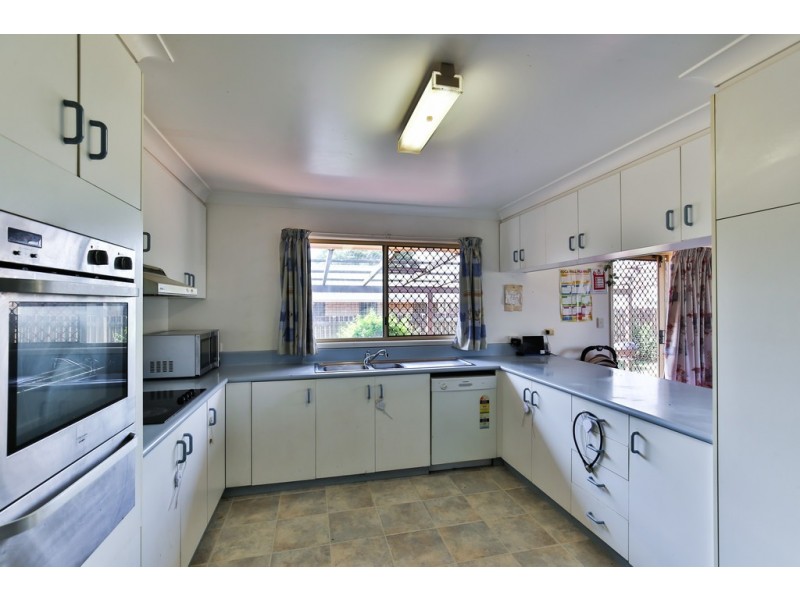 22 Arabian Street, Harristown QLD 4350