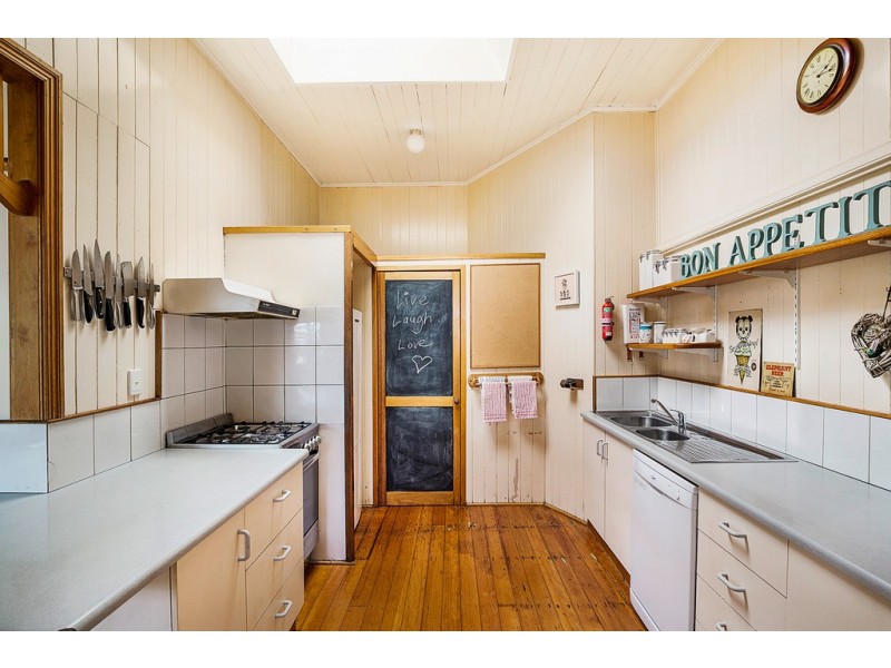 16 Dodd Street, Newtown QLD 4350