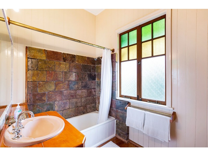 16 Dodd Street, Newtown QLD 4350