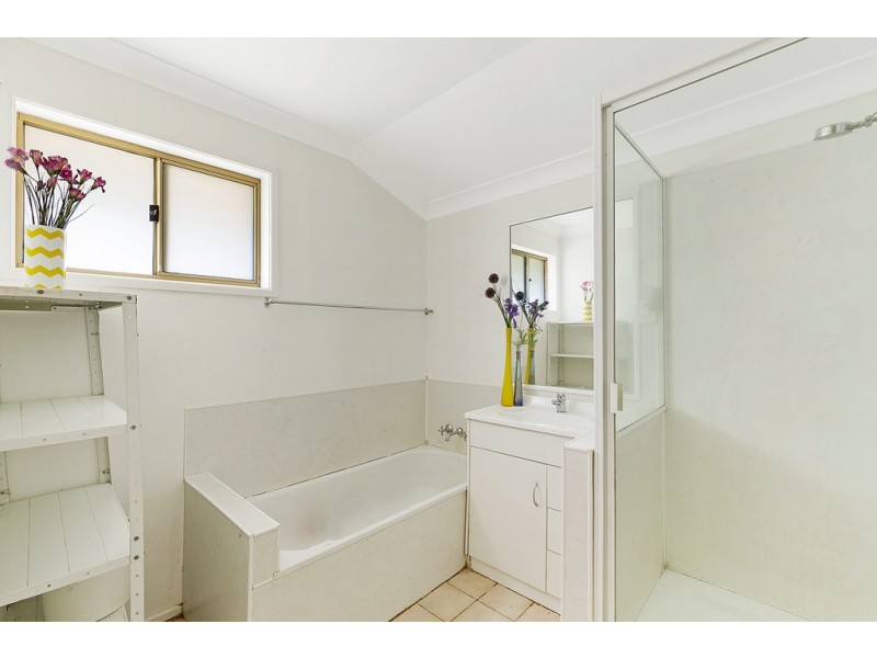 115 Glenvale Road, Newtown QLD 4350