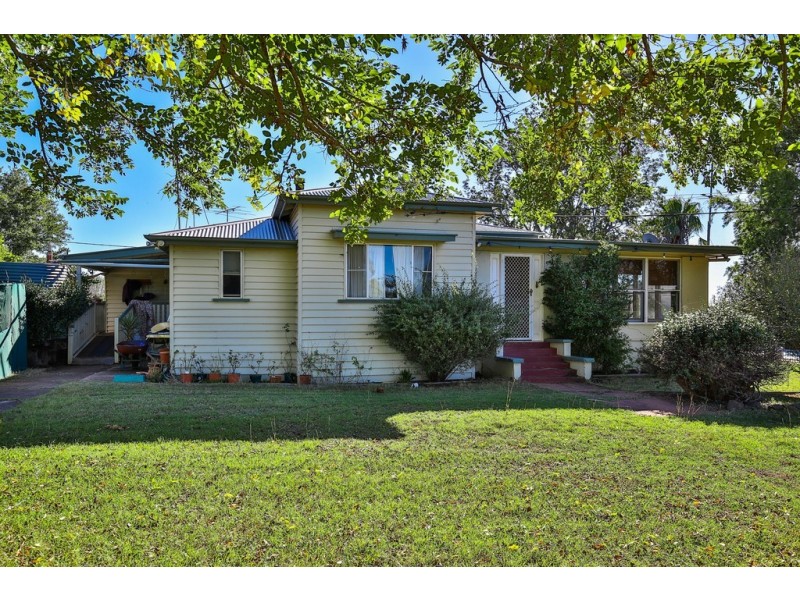 864 Oakey Pittsworth Road, Aubigny QLD 4401