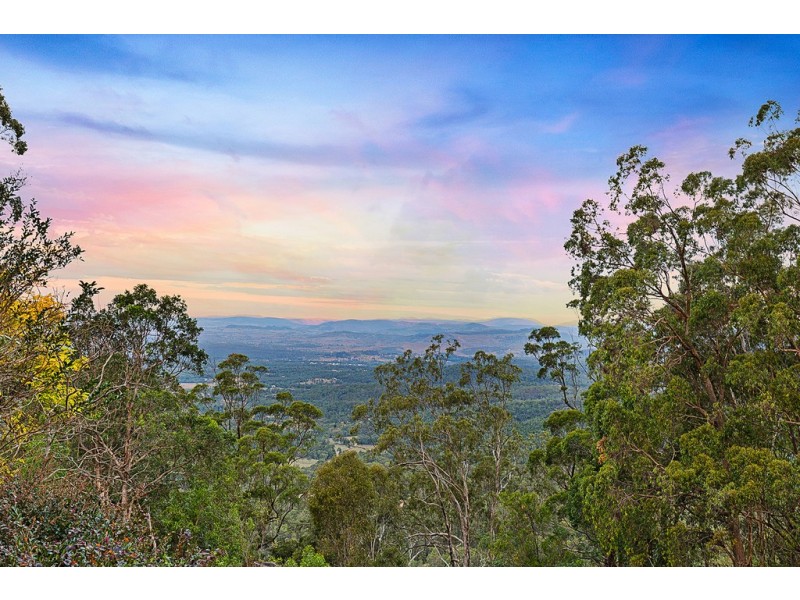 5 Grandview Crescent, Blue Mountain Heights QLD 4350