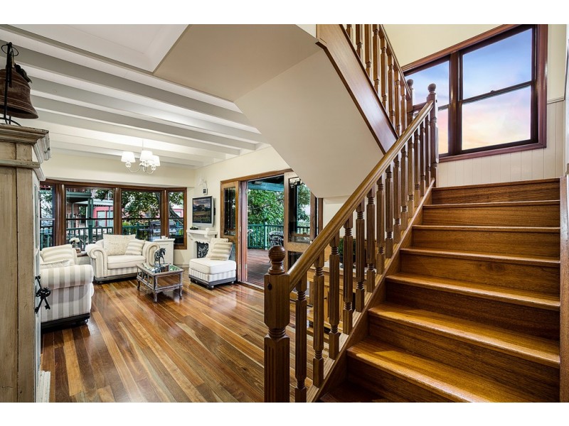 5 Grandview Crescent, Blue Mountain Heights QLD 4350