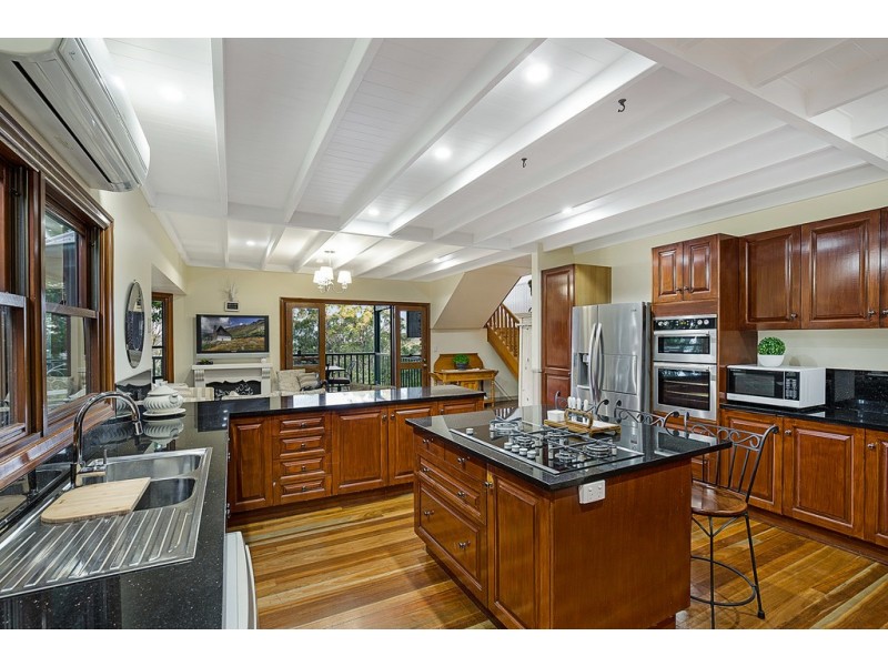 5 Grandview Crescent, Blue Mountain Heights QLD 4350