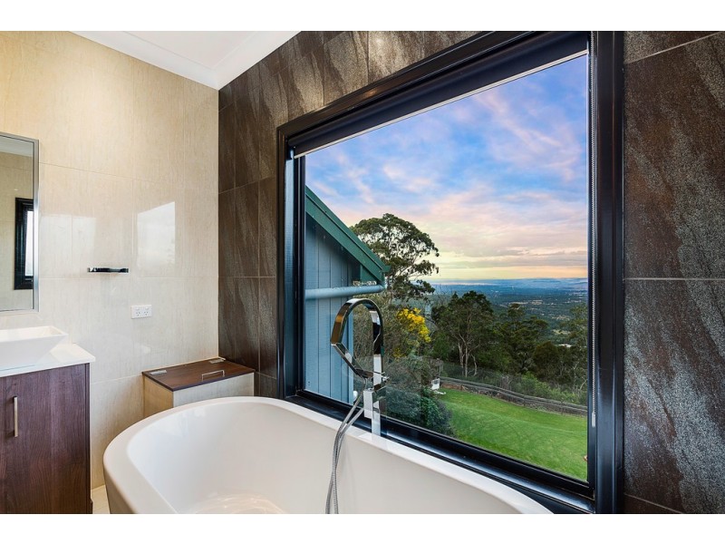 5 Grandview Crescent, Blue Mountain Heights QLD 4350