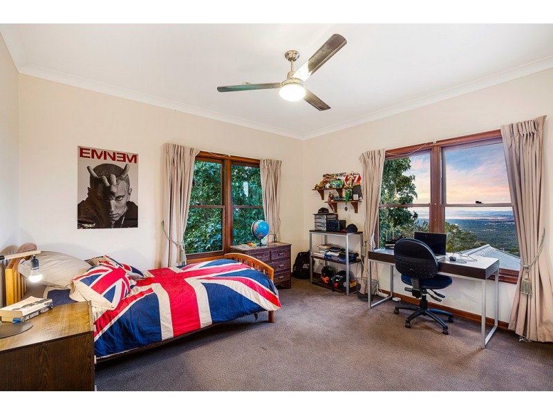 5 Grandview Crescent, Blue Mountain Heights QLD 4350