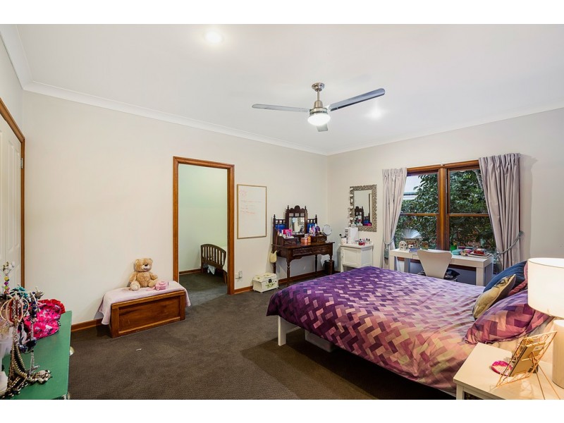 5 Grandview Crescent, Blue Mountain Heights QLD 4350