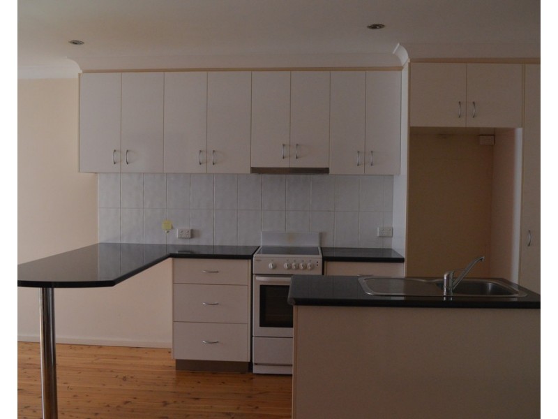 2/266B South Street, South Toowoomba QLD 4350