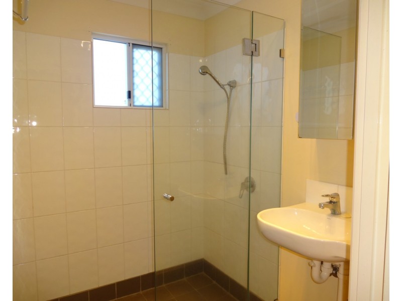 2/266B South Street, South Toowoomba QLD 4350