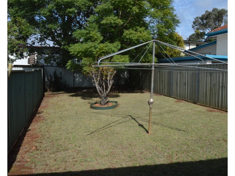 2/266B South Street, South Toowoomba QLD 4350
