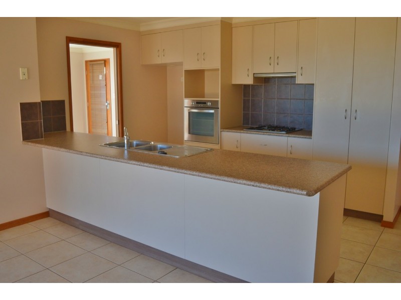 581 Hume Street, Kearneys Spring QLD 4350