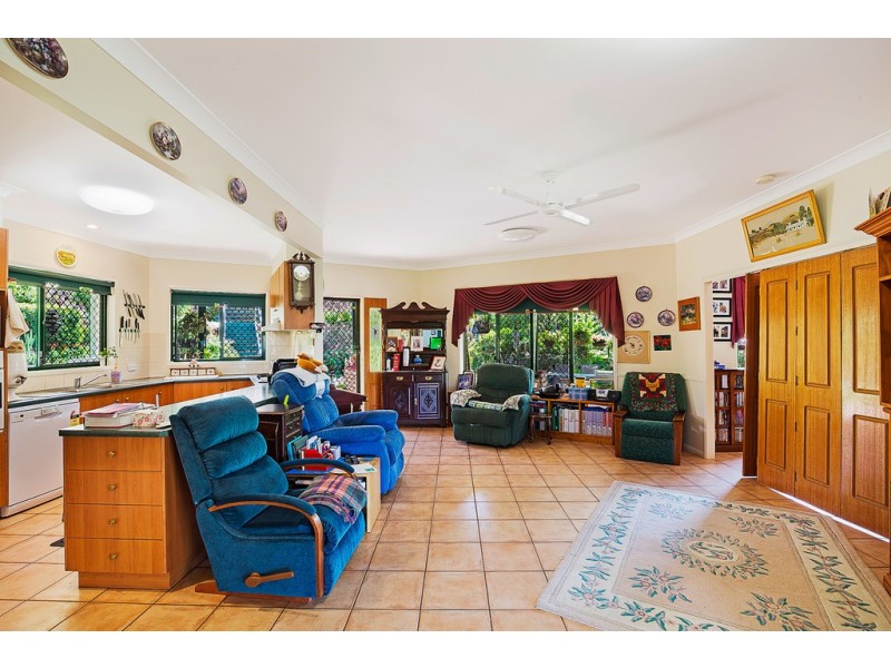 6 Graham Court, Hodgson Vale QLD 4352