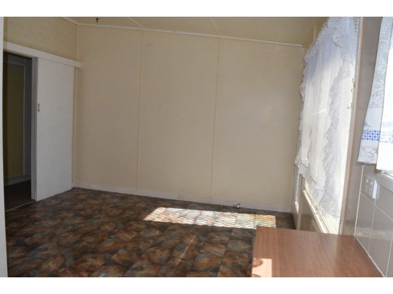 17 Talinga Street, Mount Lofty QLD 4350
