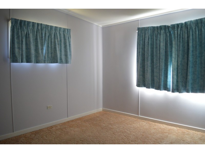 17 Talinga Street, Mount Lofty QLD 4350