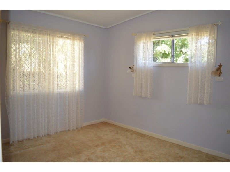 17 Talinga Street, Mount Lofty QLD 4350
