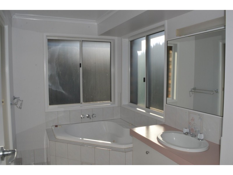 309 Stenner Street, Kearneys Spring QLD 4350