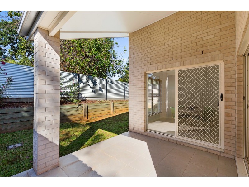 4/8 New Street, Mount Lofty QLD 4350