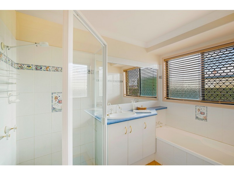 4 Norman Court, Westbrook QLD 4350