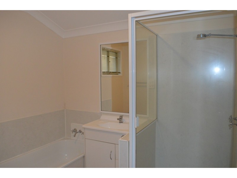 115 Glenvale Road, Newtown QLD 4350