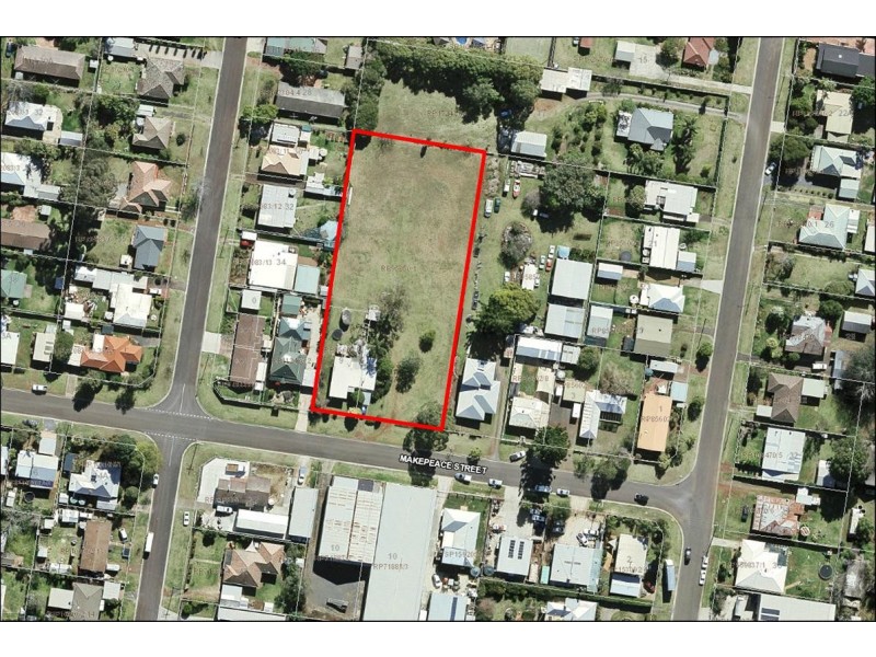 9 Makepeace Street, Rockville QLD 4350