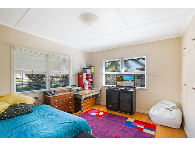 9 Makepeace Street, Rockville QLD 4350