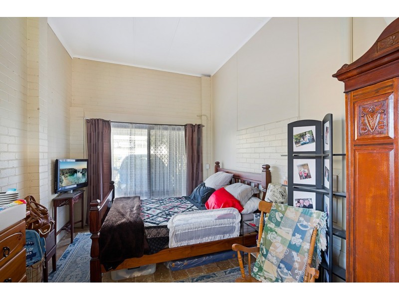 9 Makepeace Street, Rockville QLD 4350