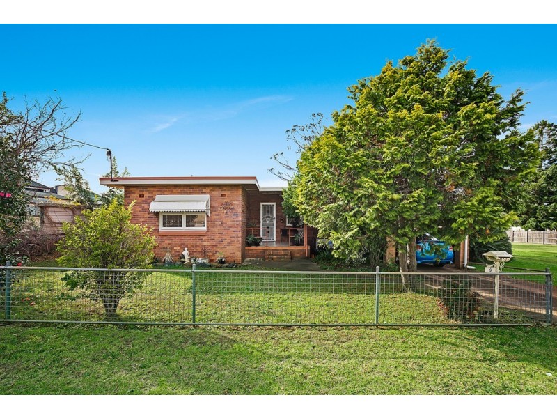 9 Makepeace Street, Rockville QLD 4350