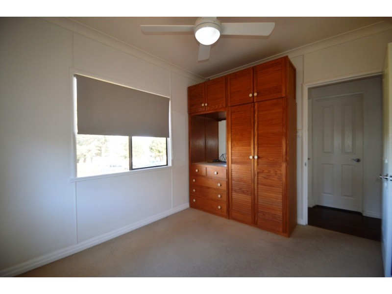 35 Alford Street, Mount Lofty QLD 4350