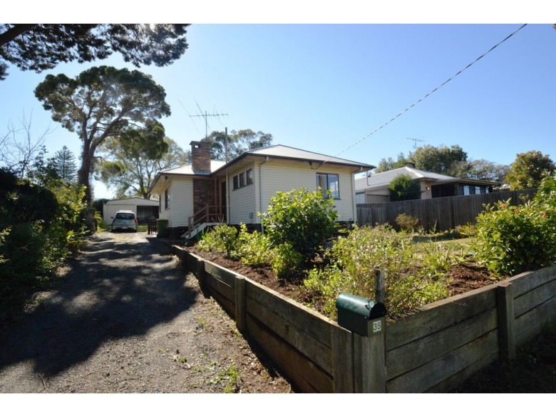 35 Alford Street, Mount Lofty QLD 4350