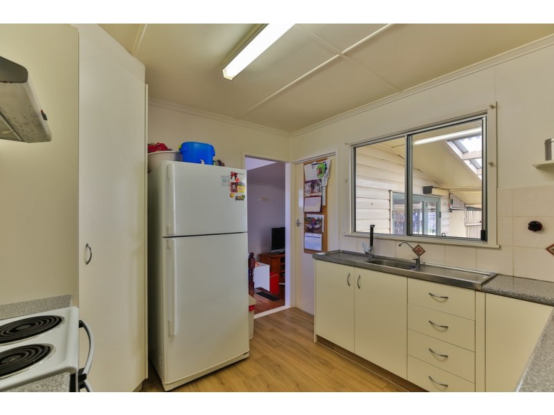16 Sybyl Street, Harristown QLD 4350