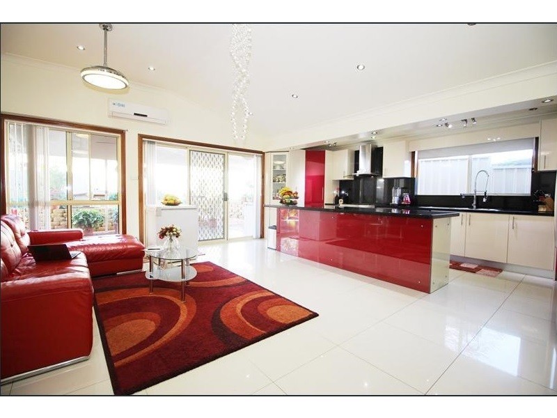 271 Wilson Road, Green Valley NSW 2168