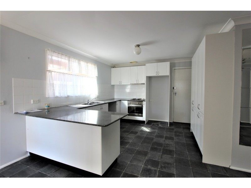 68 Firth Avenue, Green Valley NSW 2168