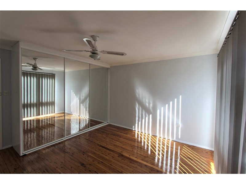 68 Firth Avenue, Green Valley NSW 2168