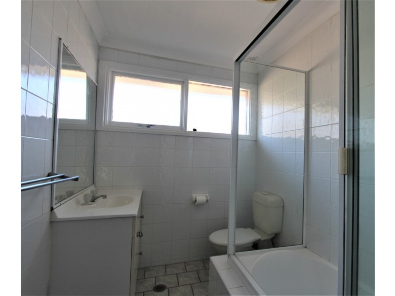 68 Firth Avenue, Green Valley NSW 2168