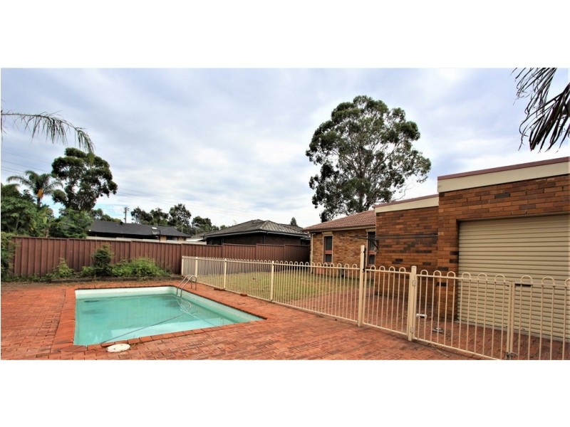68 Firth Avenue, Green Valley NSW 2168