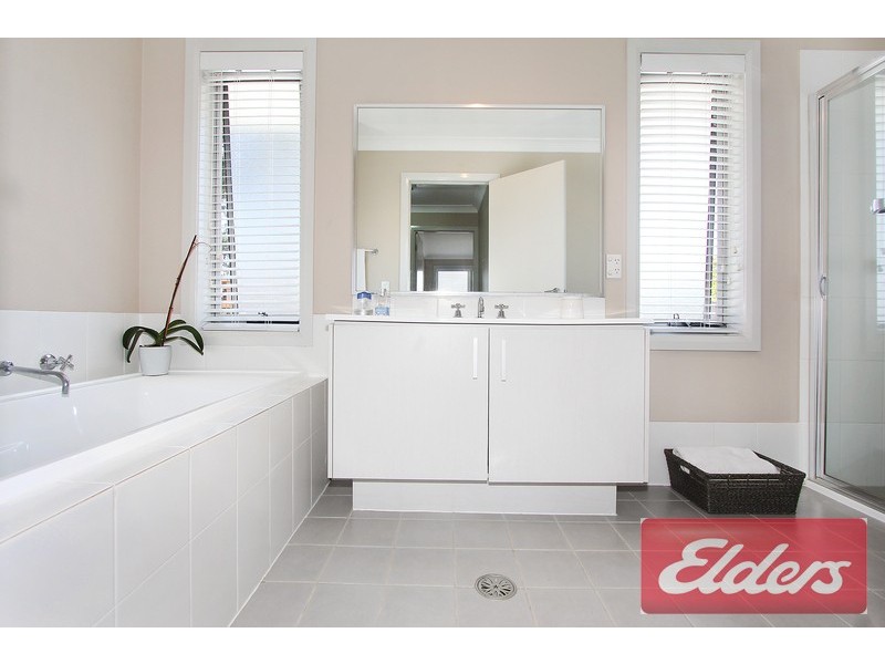 14 Northampton Drive, Glenfield NSW 2167