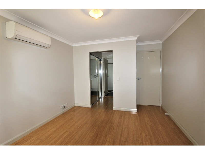7 Northampton Drive, Glenfield NSW 2167