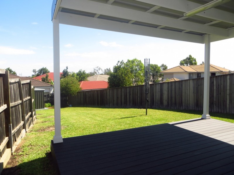 7 Northampton Drive, Glenfield NSW 2167