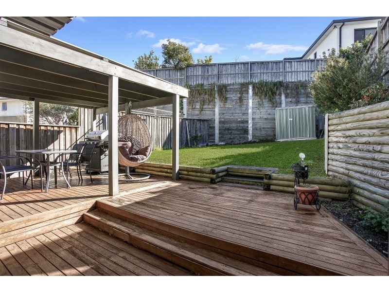 21 Mary Ann Drive, Glenfield NSW 2167