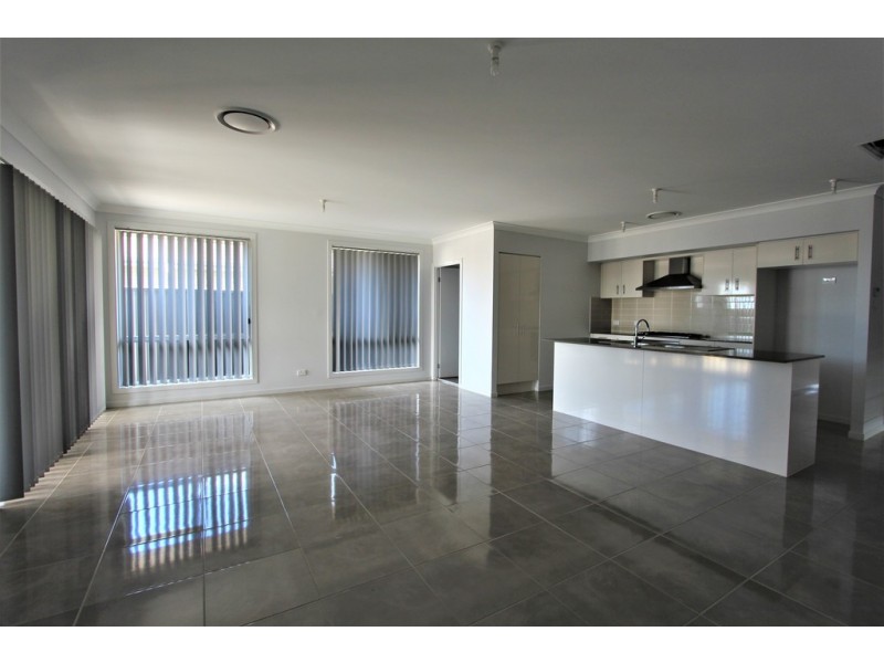 91 Fifteenth Avenue, Middleton Grange NSW 2171