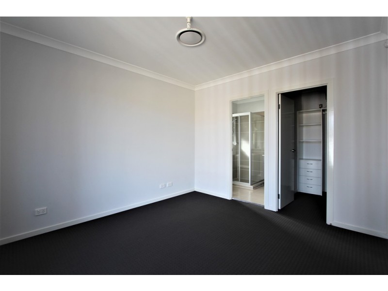 91 Fifteenth Avenue, Middleton Grange NSW 2171