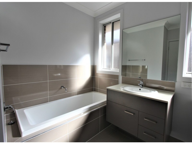 91 Fifteenth Avenue, Middleton Grange NSW 2171