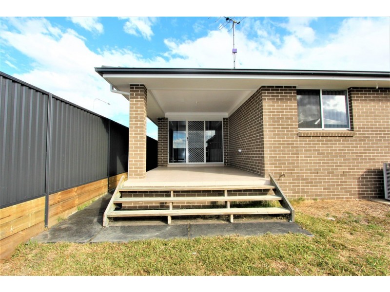 91 Fifteenth Avenue, Middleton Grange NSW 2171