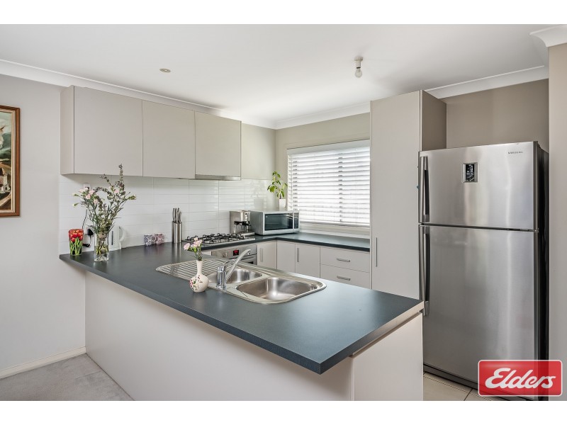 28 Northampton Drive, Glenfield NSW 2167