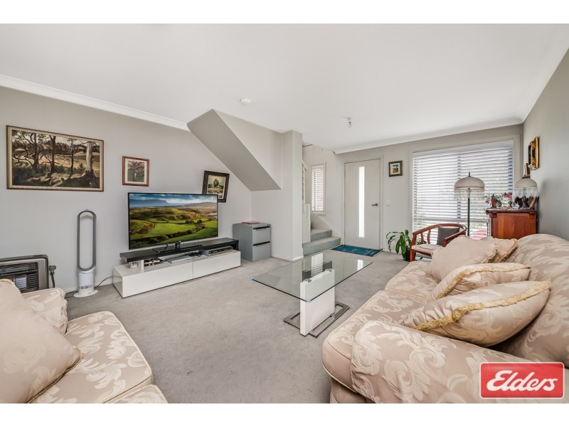 28 Northampton Drive, Glenfield NSW 2167