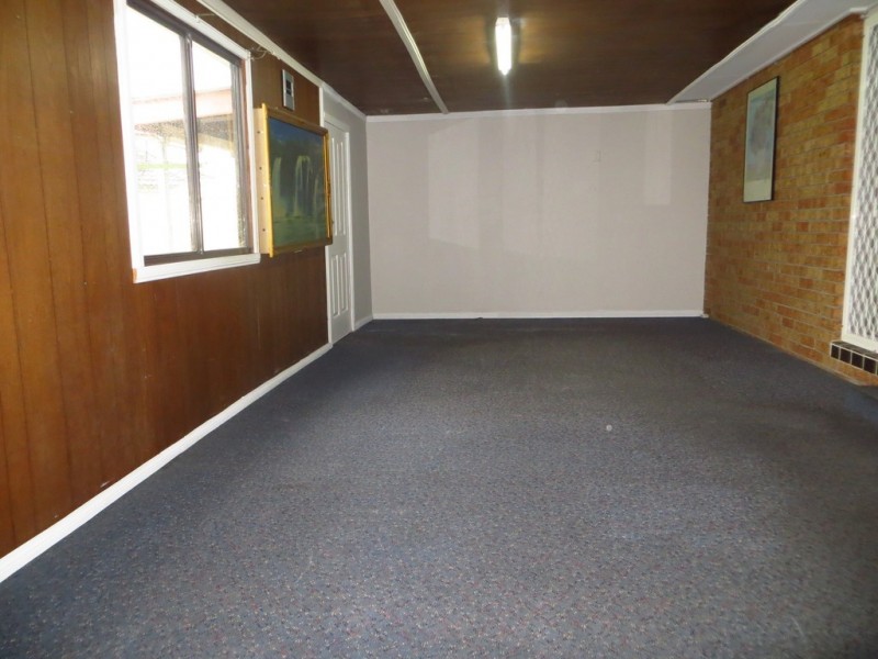 206 North Liverpool Road, Green Valley NSW 2168